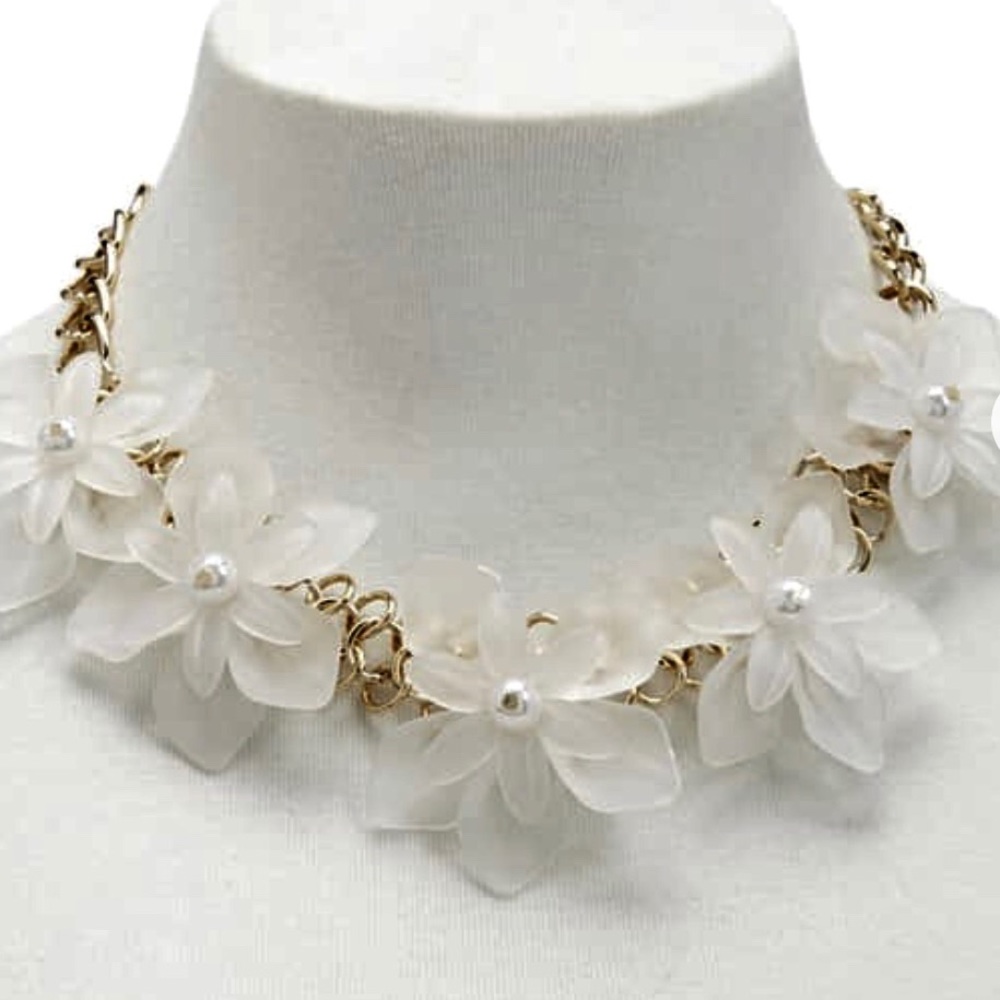 •🆕🌸🆕•Forever21•🌼•Floral Statement Necklace•🌸•